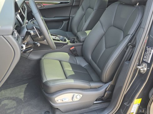 New 2025 Porsche Macan S image 5