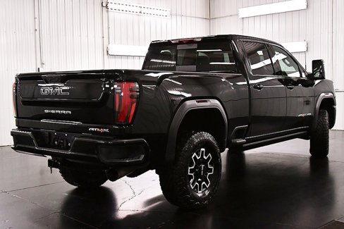 Used 2024 GMC Sierra 2500 AT4X image 7