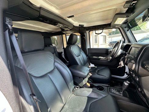 Used 2018 Jeep Wrangler Unlimited Sport image 12