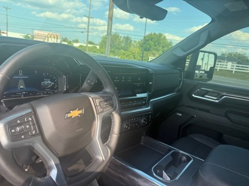 Used 2024 Chevrolet Silverado 2500 LTZ w/ LTZ Premium Package image 8