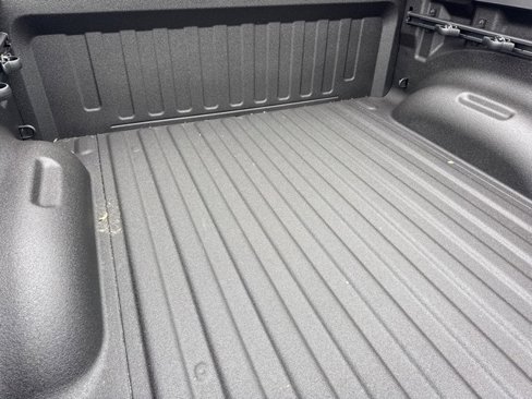 New 2026 RAM 1500 4x4 Crew Cab image 7