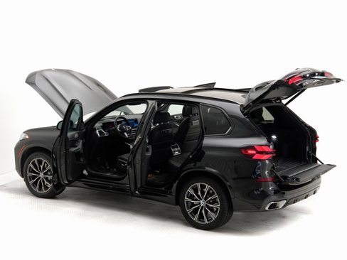 Used 2025 BMW X5 xDrive40i w/ M Sport Package image 34