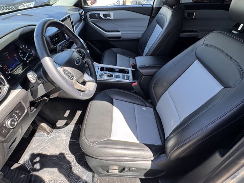 Certified 2023 Ford Explorer XLT w/ Equipment Group 202A image 13