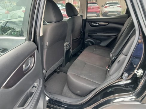 Used 2021 Nissan Rogue Sport S image 11