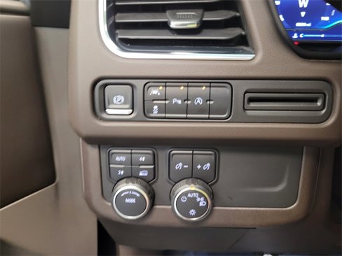 Used 2023 Chevrolet Suburban LT image 25