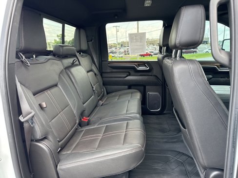 Used 2024 Chevrolet Silverado 2500 High Country w/ High Country Premium Package image 17