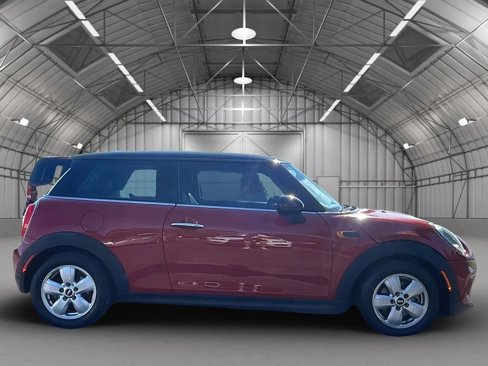 Used 2017 MINI Cooper 2-Door Hardtop image 6