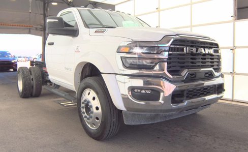 Used 2025 RAM 5500 4x4 Regular Cab image 3