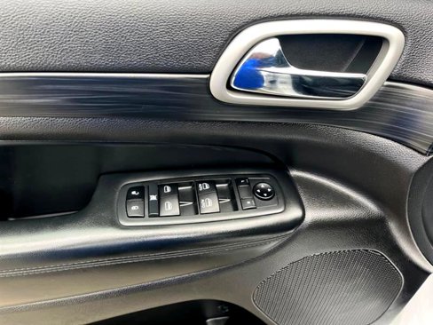 Used 2021 Jeep Grand Cherokee Laredo X image 10