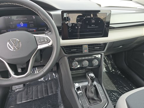 New 2025 Volkswagen Taos S image 17