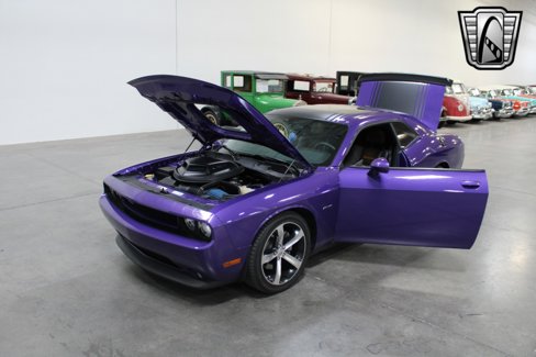 Used 2014 Dodge Challenger R/T image 6