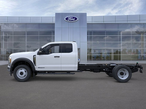 New 2025 Ford F550 4x4 SuperCab Super Duty image 3