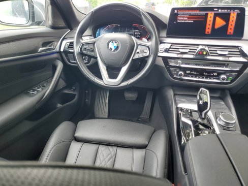Used 2023 BMW 530i image 13