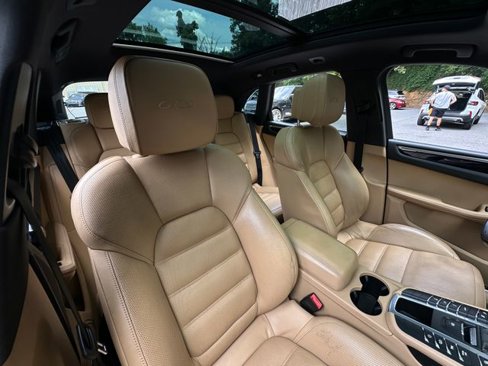 Used 2018 Porsche Macan GTS w/ Premium Package Plus image 45