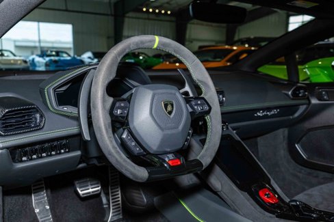Used 2023 Lamborghini Huracan Tecnica image 19