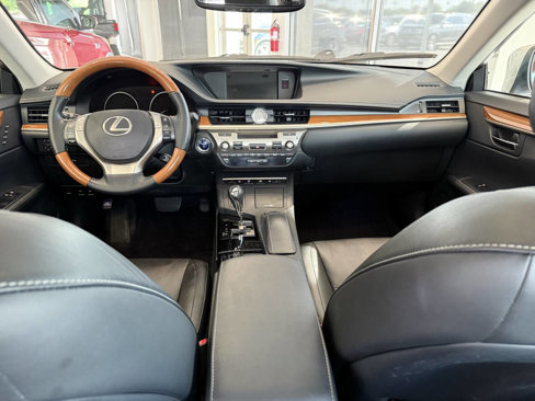 Used 2014 Lexus ES 300h image 40