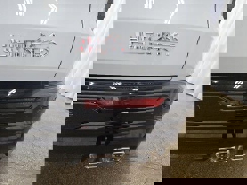 New 2026 Chevrolet Traverse High Country image 16