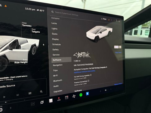 Used 2024 Tesla Cybertruck AWD Crew Cab image 42