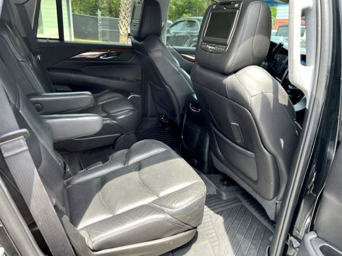 Used 2018 Cadillac Escalade Luxury image 11