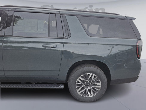 New 2026 Chevrolet Suburban Z71 image 4