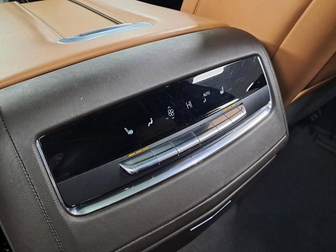 Used 2022 Cadillac Escalade ESV Premium Luxury image 55