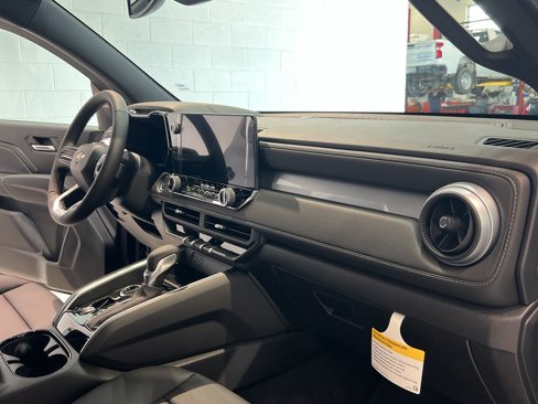 New 2025 Chevrolet Colorado LT w/ LT Convenience Package image 26