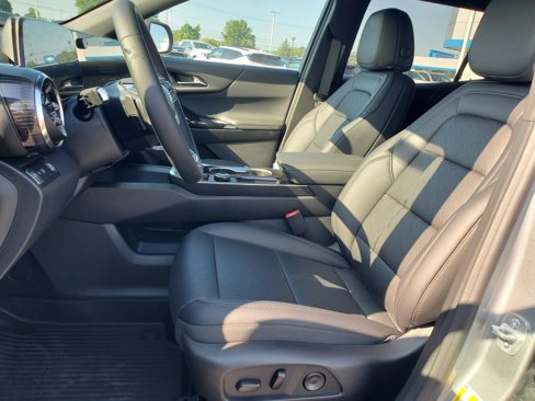 New 2026 Chevrolet Equinox LT w/ Convenience Package II image 4