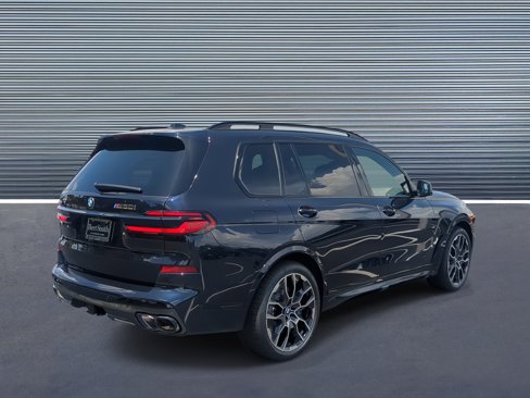 New 2026 BMW X7 M60i image 3