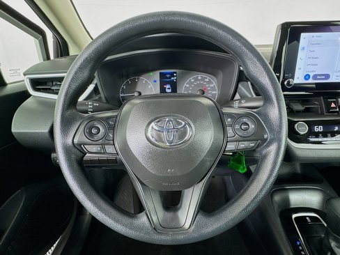 Used 2025 Toyota Corolla LE image 11