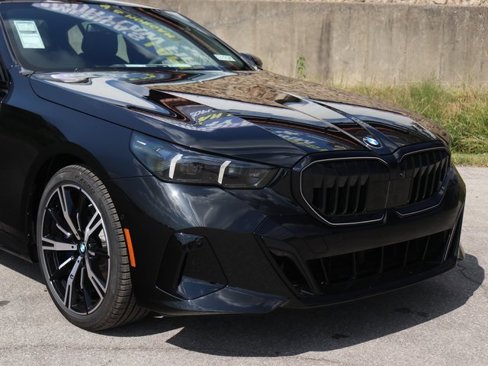 New 2026 BMW 530i xDrive w/ M Sport Package image 3