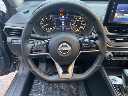Used 2024 Nissan Altima 2.5 SV w/ SV Premium Package image 11