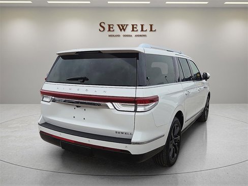 Certified 2024 Lincoln Navigator L Reserve image 4