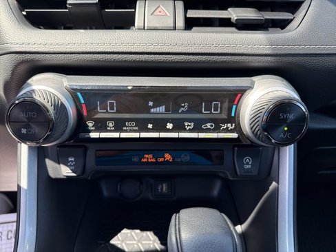 Used 2025 Toyota RAV4 XLE image 18
