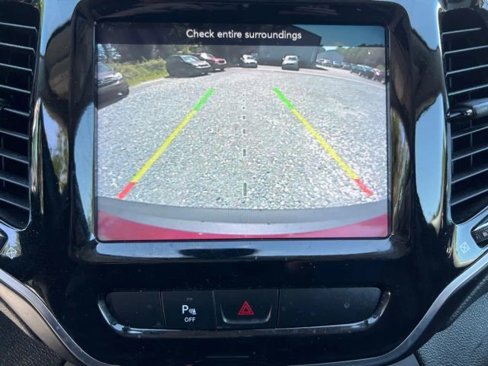 Used 2019 Jeep Cherokee Limited image 17