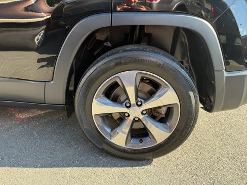Used 2019 Jeep Cherokee Limited image 22
