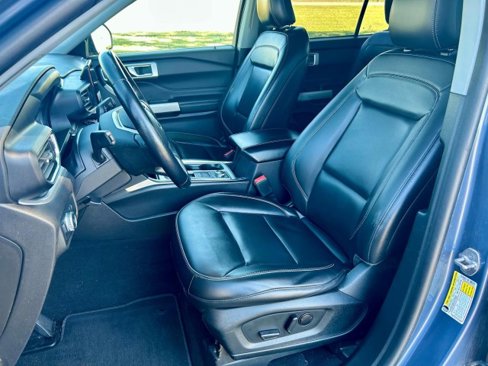 Used 2021 Ford Explorer XLT w/ Equipment Group 202A image 14
