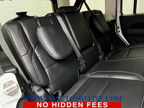 Used 2023 Jeep Wrangler Sahara image 19