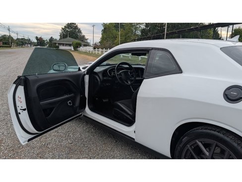 Used 2016 Dodge Challenger R/T Scat Pack image 9