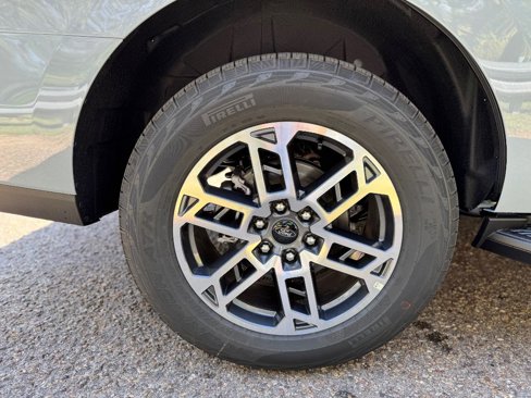 New 2025 Ford Expedition Active image 4