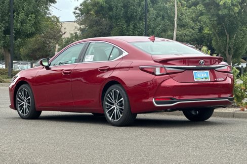 New 2025 Lexus ES 300h w/ Premium Package image 6