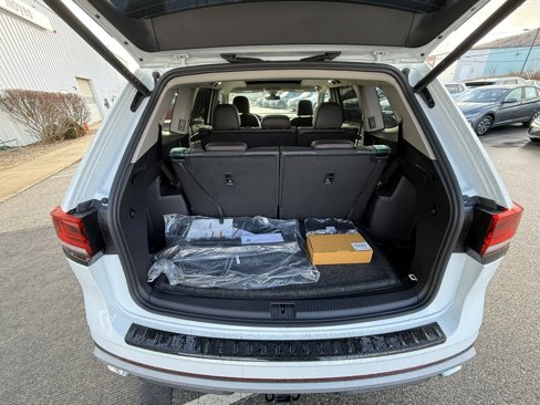 New 2025 Volkswagen Atlas Peak Edition SE image 23