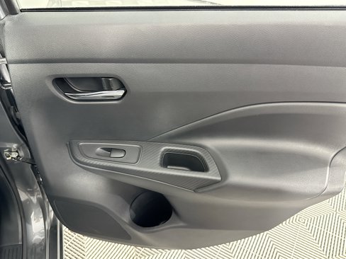 Used 2025 Nissan Versa SV image 34