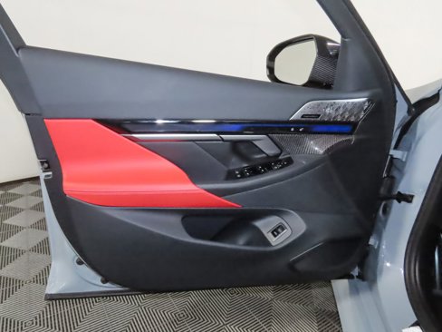 New 2026 BMW M5 w/ Carbon Package image 8