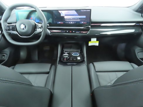 Used 2025 BMW 530i w/ Premium Package image 14