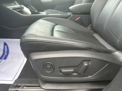Used 2024 Audi Q3 2.0T Premium image 25