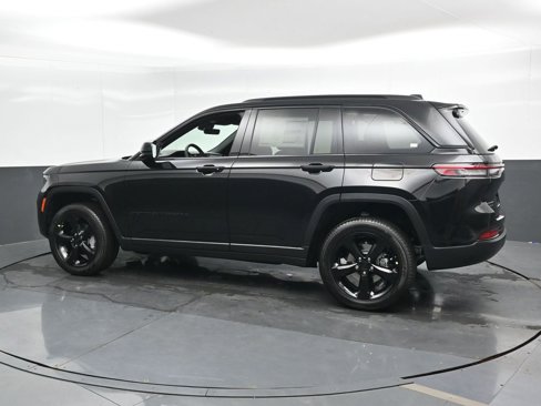 New 2025 Jeep Grand Cherokee Limited image 7