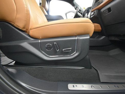 Used 2024 Ford Expedition Platinum image 55