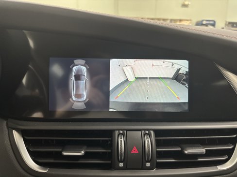 New 2025 Alfa Romeo Giulia AWD w/ Driving Assist Package image 20