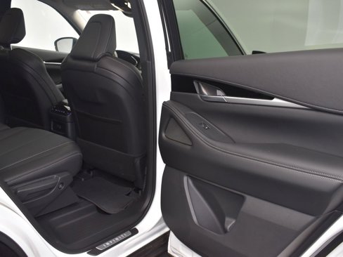 Used 2025 INFINITI QX60 Pure image 17