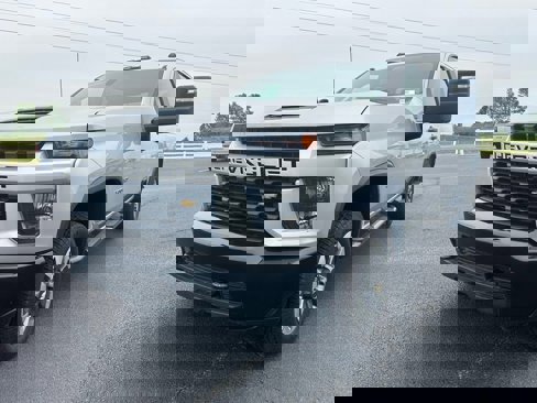 Used 2023 Chevrolet Silverado 2500 Custom image 4